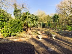 Gardens- click for photo gallery